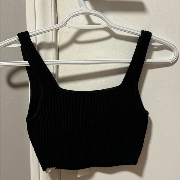 Aritzia sculpt knit notch tank - black - Picture 2 of 3